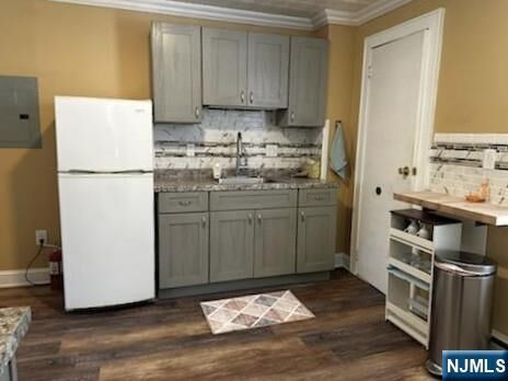 Property Photo:  118 Lake Avenue 2  NJ 07011 
