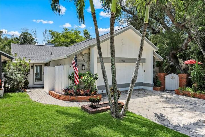 Property Photo: 12286 McGregor Woods Cir FL 33908