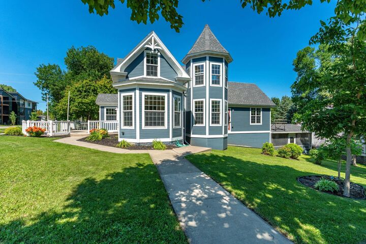 Property Photo:  102 Summit Street  MN 56515 
