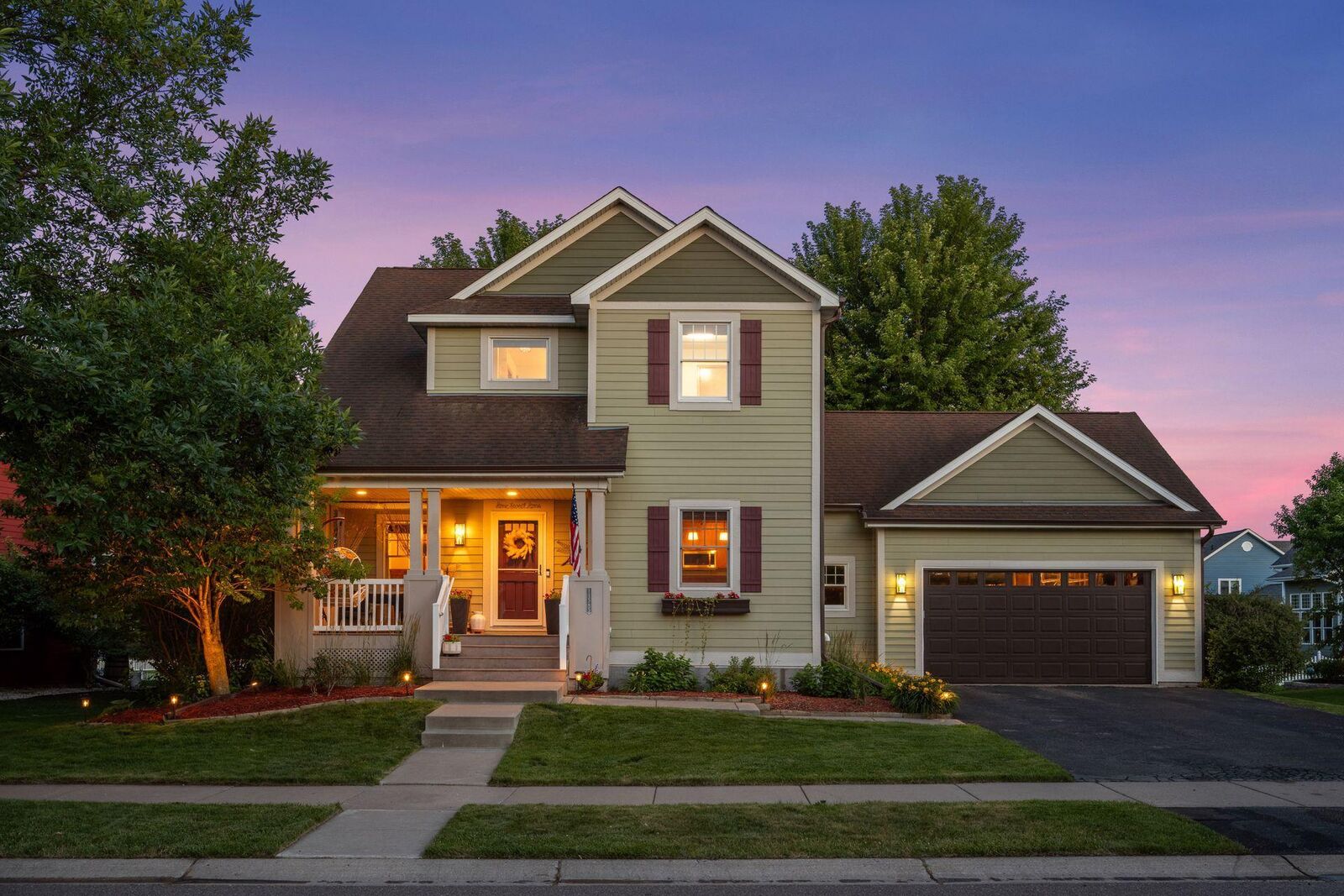 Property Photo: 11585 Laketowne View MN 55301