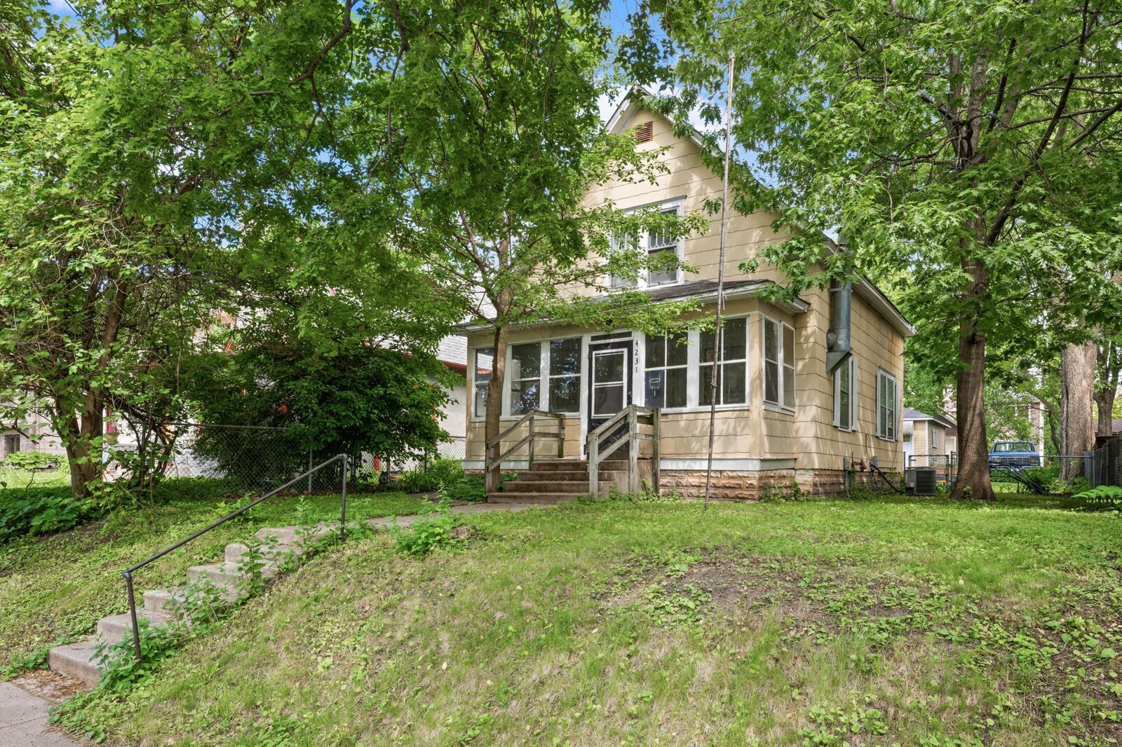 Property Photo:  4231 Wentworth Avenue  MN 55409 