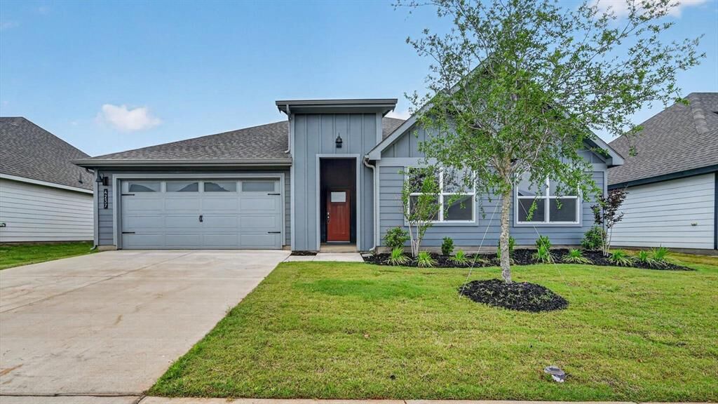 Property Photo:  207 Sandstone Circle  TX 76048 