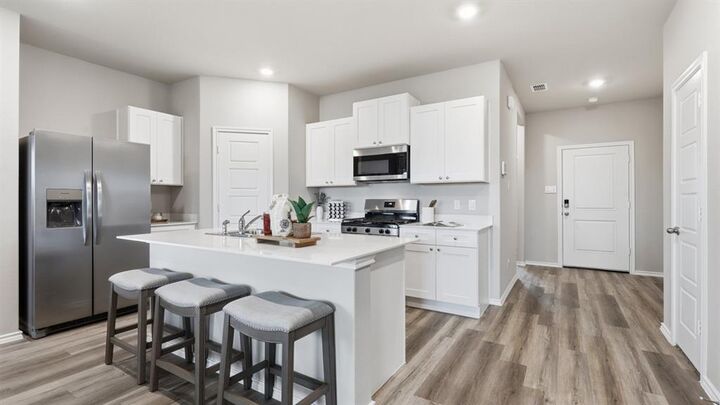 Property Photo: 1124 Belhaven Street TX 76048