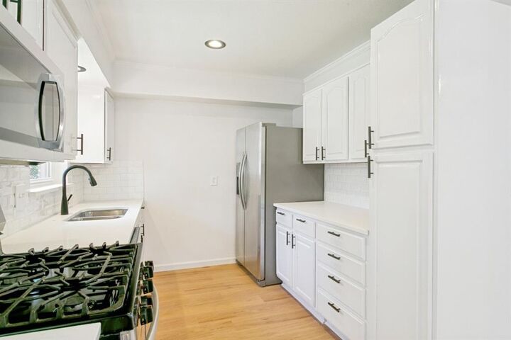 Property Photo: 748 Oak Drive TX 76053