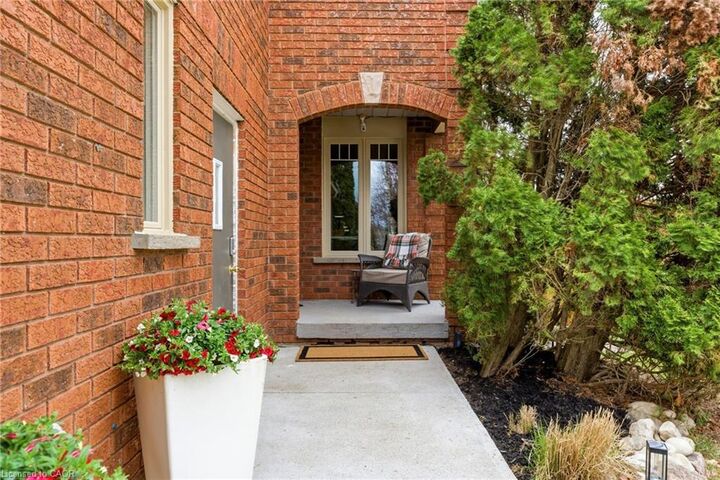 Property Photo:  31 Wakefield Lane  ON L8B 0M7 