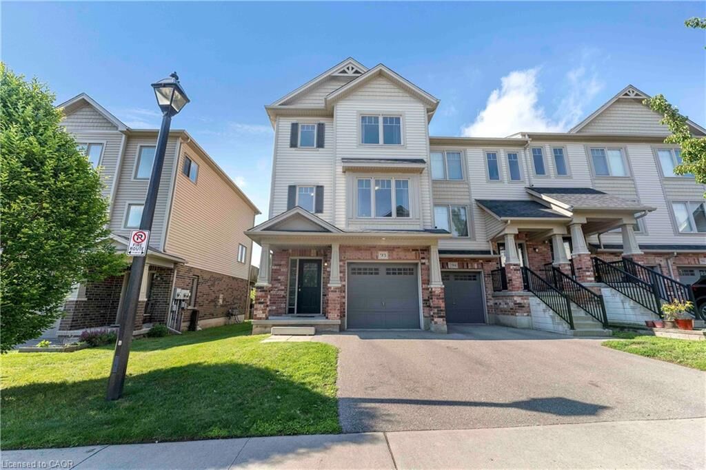 Property Photo: 750 Lawrence Street 93 ON N3H 0A9