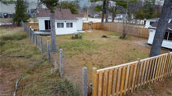 Property Photo:  16 Zoo Park Road  ON L9Z 2L8 