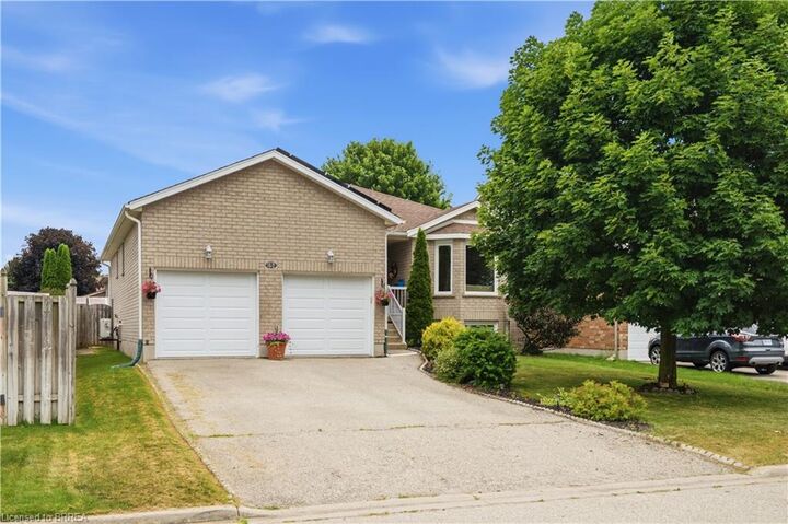41 Griffiths Drive — photo 1