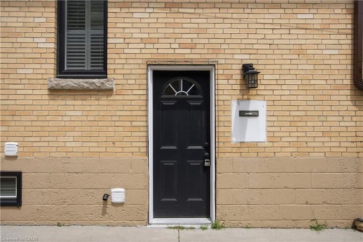Property Photo:  698 Upper Sherman Avenue Lower  ON L8V 3M6 