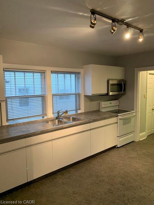 Property Photo: 8 Centre Street ON L2R 3A7