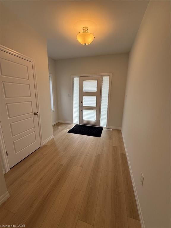 Property Photo:  73 Barn Owl Way Way  ON N3Y 0H4 