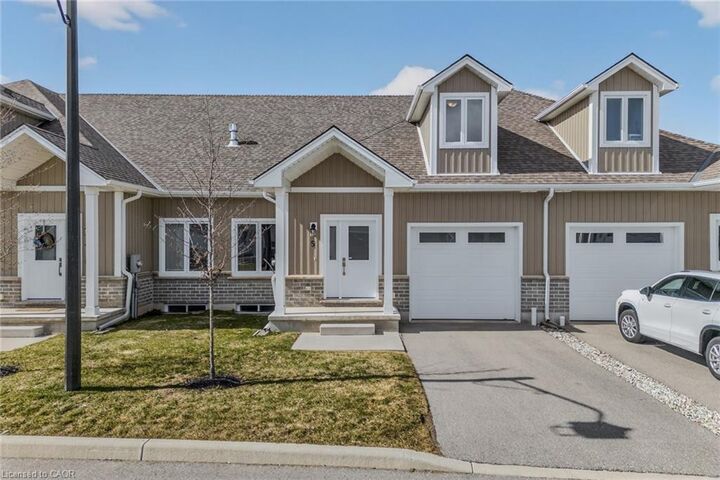 Property Photo: 744 Nelson Street 5 ON N0A 1N0