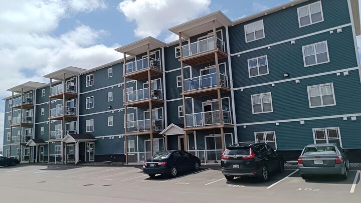 18 Gilbert Drive 404 — photo 1