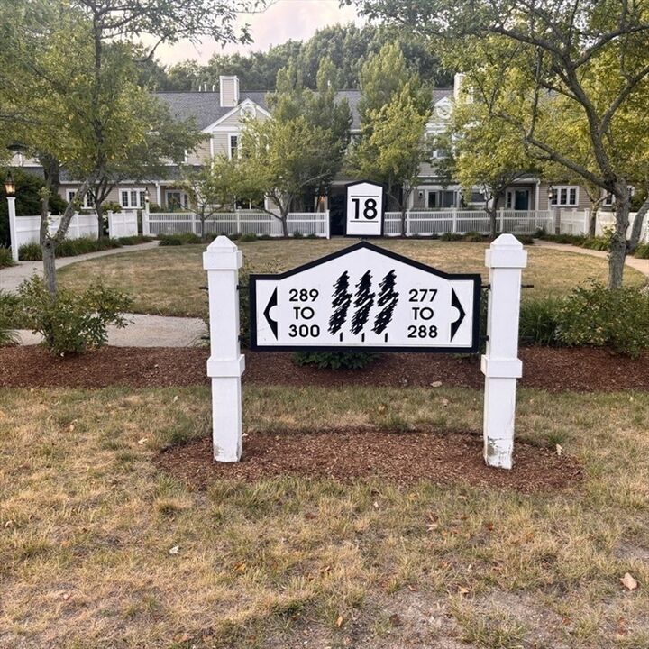 Property Photo:  290 Allerton Commons Ln 290  MA 02184 
