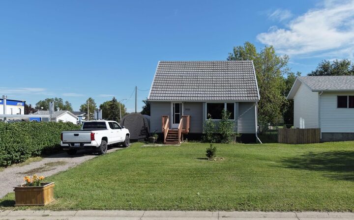 Property Photo: 5031 54 Avenue AB T0L 1R0