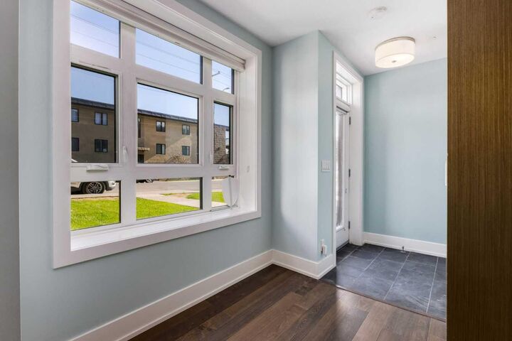 Property Photo:  1513 23 Avenue SW  AB T2T 0T8 