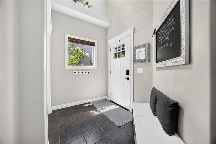 Property Photo:  13 Covepark Bay NE  AB T3K 6K8 