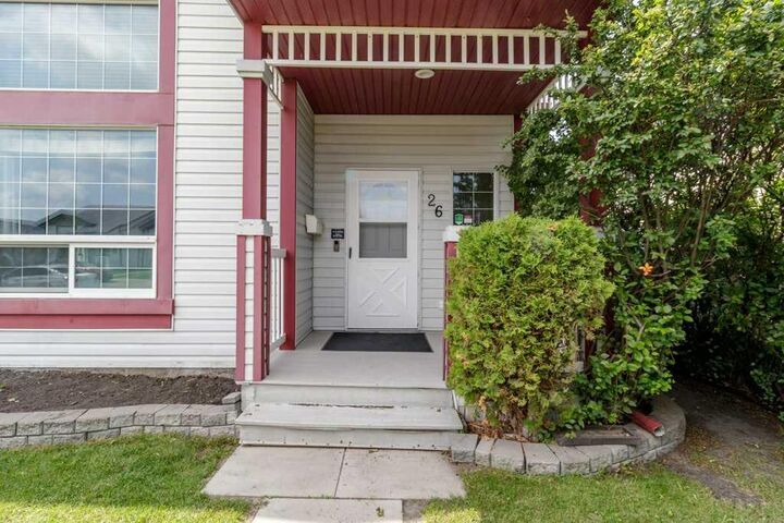 Property Photo:  26 Lockwood Avenue  AB T4R 2R3 