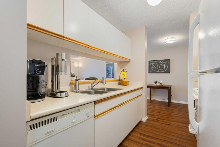 Property Photo: 33 Arbour Grove Close NW 413 AB T3G 4K2