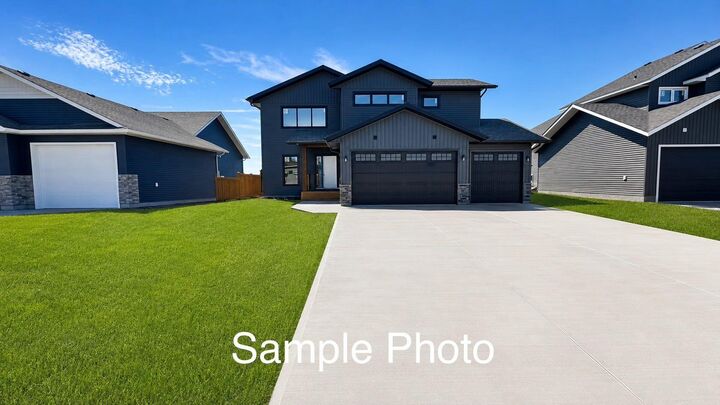 10705 146 Avenue — photo 1