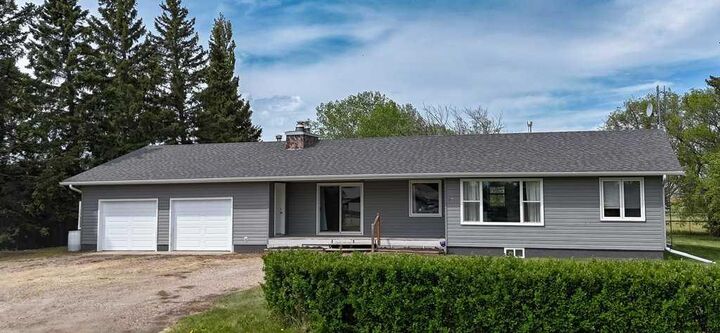 Property Photo:  126 Queen Street  AB T0M 0A9 