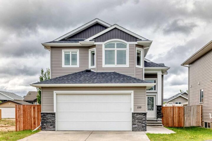 110 Cedar Square — photo 1