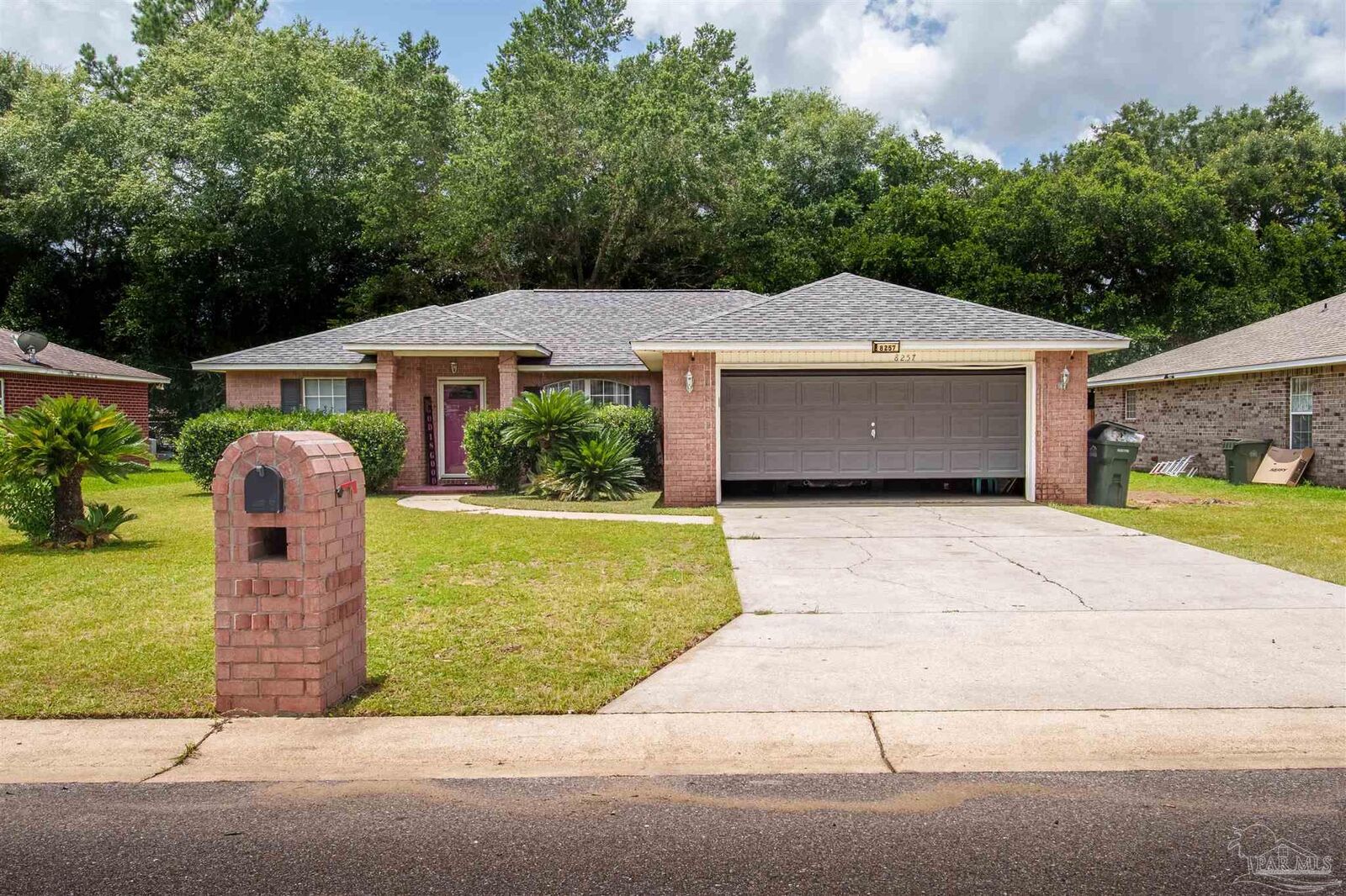 Property Photo: 8257 Groveland Ave FL 32534