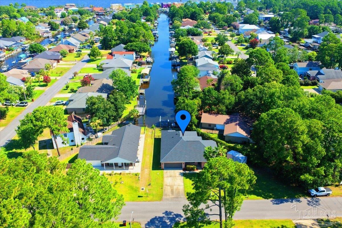 Property Photo: 3220 Duke Dr FL 32563