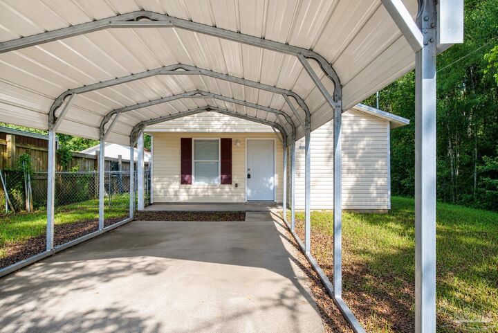 Property Photo:  1612 Bradberry Pl  FL 32534 