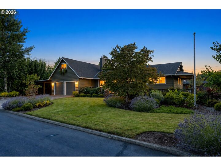 Property Photo:  969 B St  WA 98671 