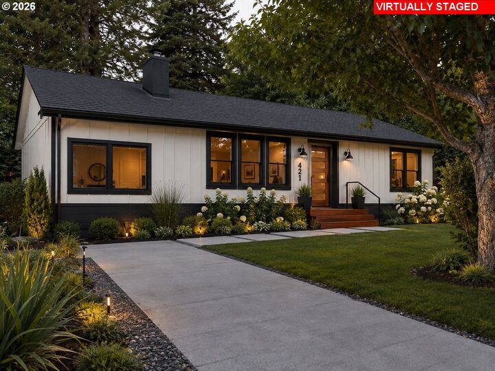 Property Photo: 421 SE Sunset Ave OR 97014