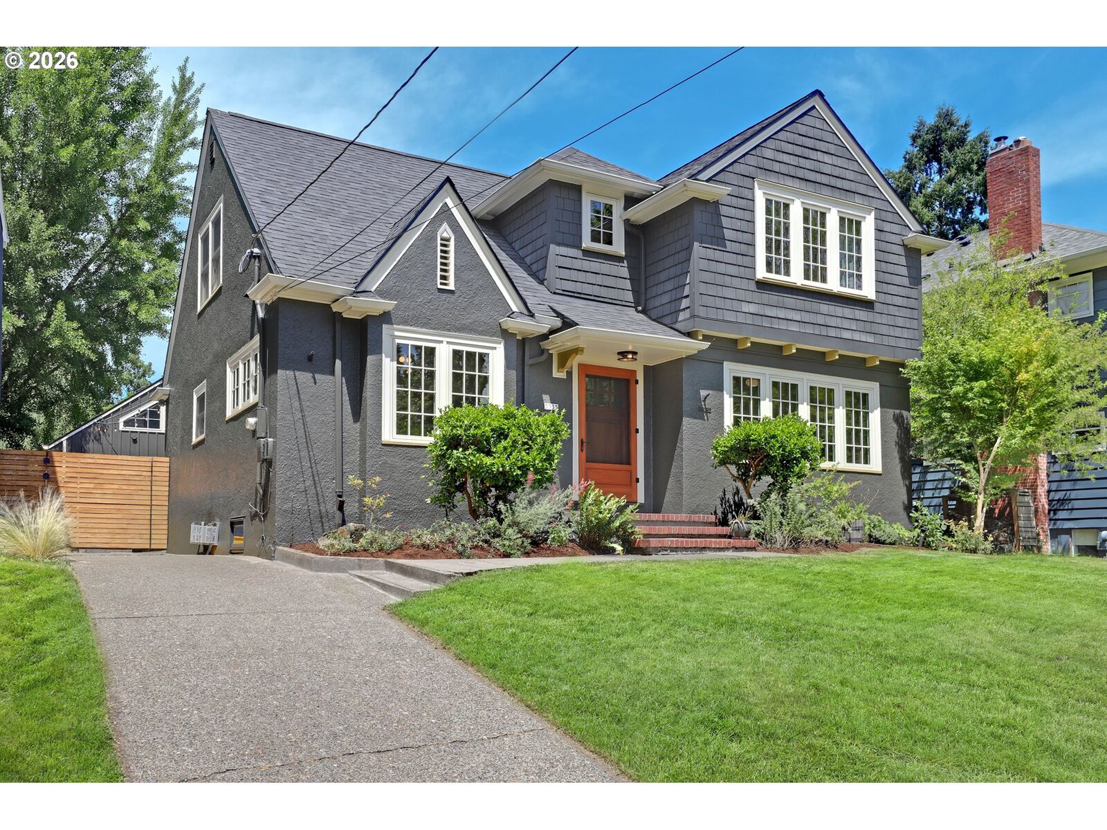 Property Photo: 3335 NE Holladay St OR 97232