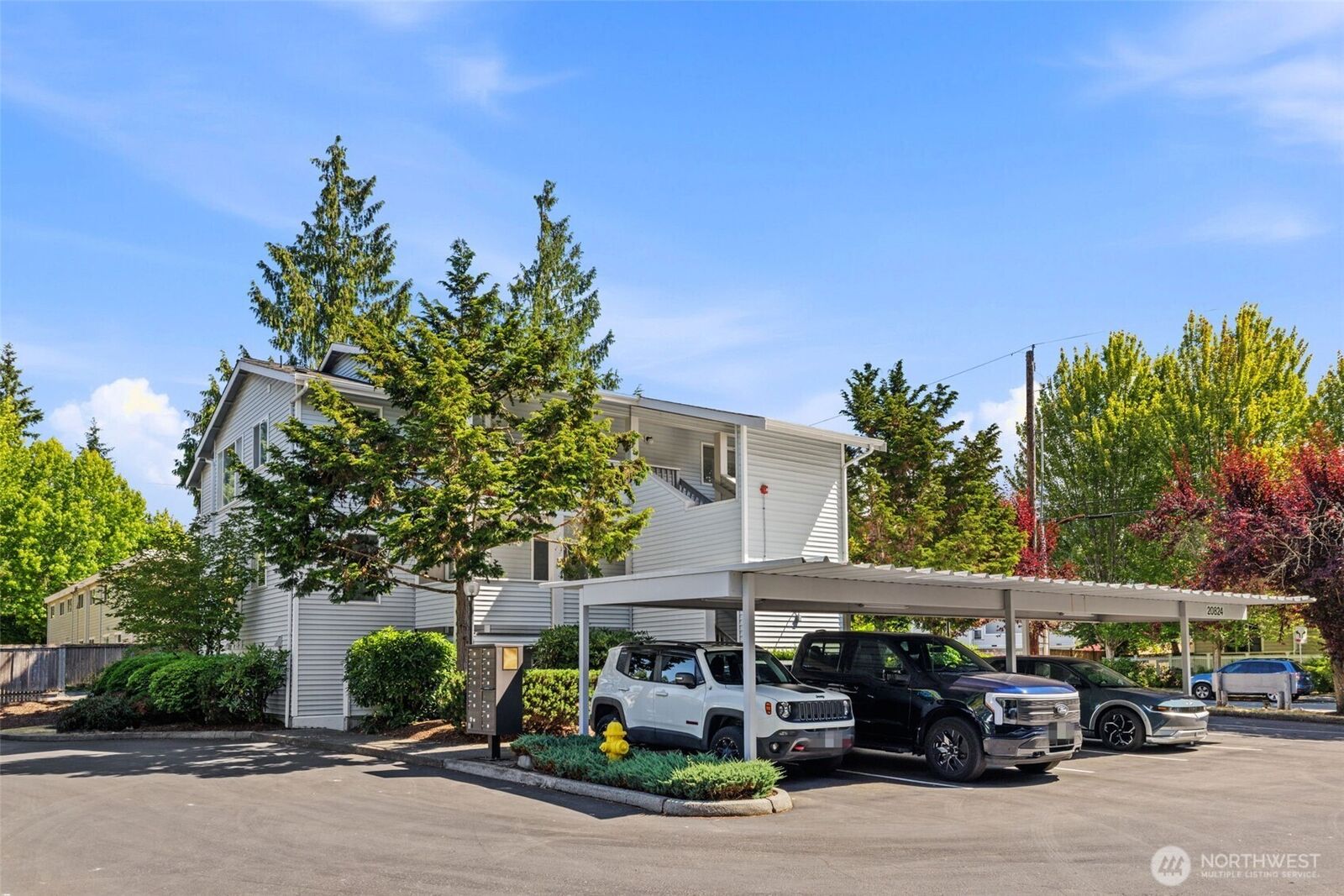 Property Photo:  20824  70th Avenue W 1  WA 98036 