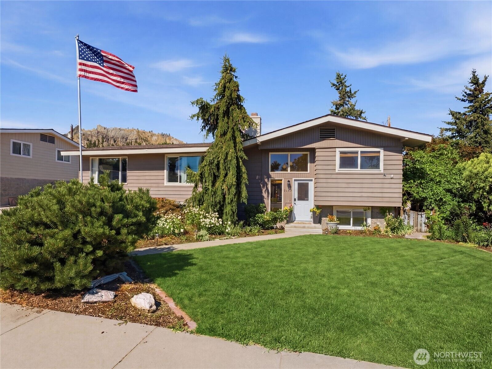 Property Photo: 1116 Wedgewood Avenue WA 98801