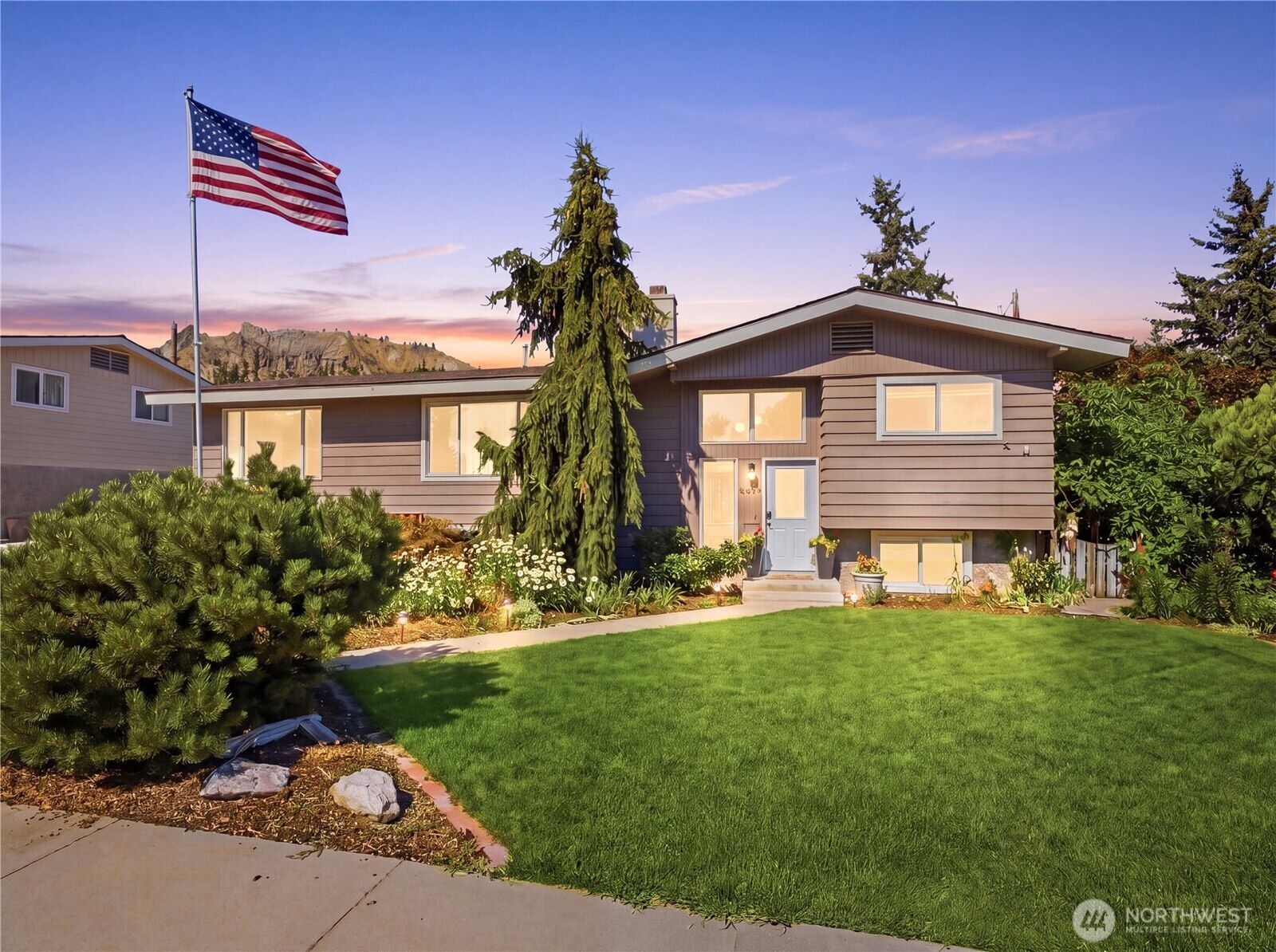 Property Photo: 1116 Wedgewood Avenue WA 98801