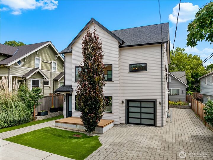 Property Photo: 6538 11th Avenue NW 1 WA 98117