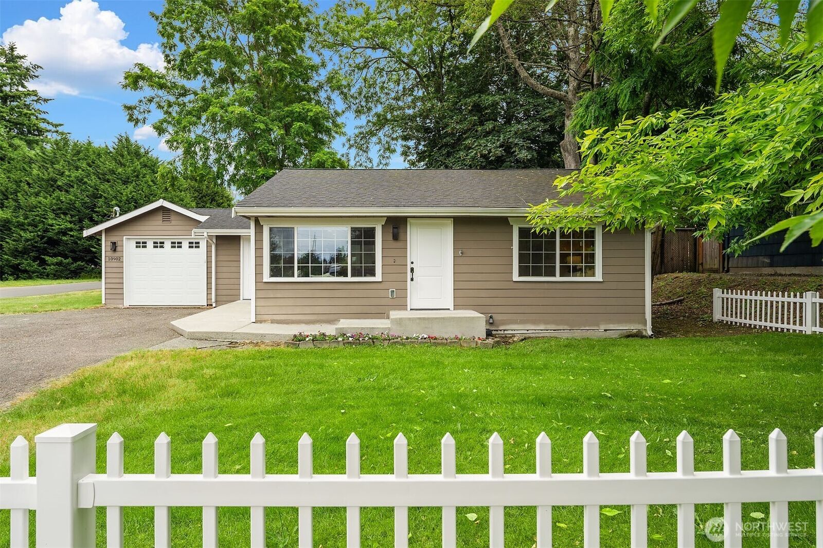 Property Photo: 10902 26th Avenue SW WA 98146