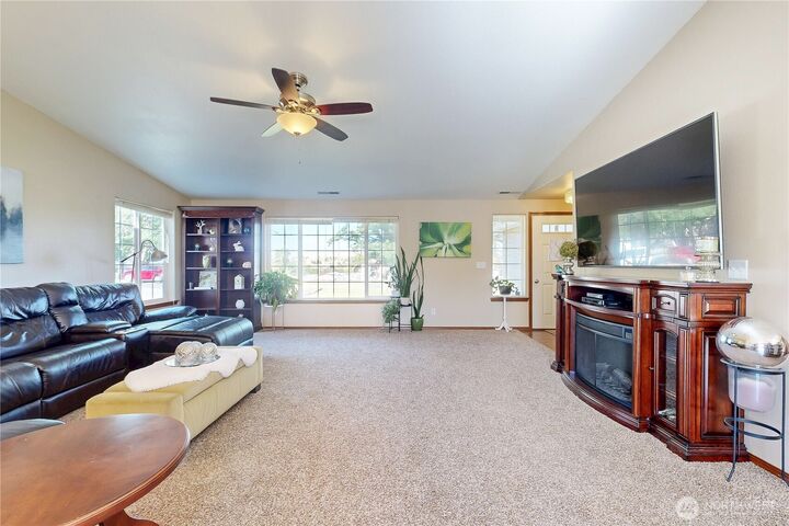 Property Photo:  107 S Hill Street  OR 97886 