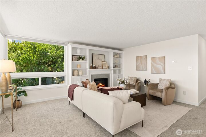 Property Photo: 533 Alder Street A4 WA 98020