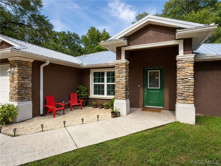 Property Photo:  9711 S Berkshire Avenue  FL 34452 