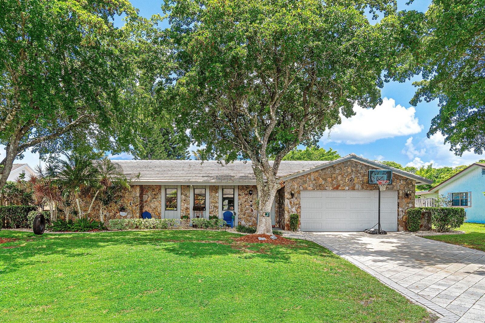 Property Photo:  348 Sandpiper Avenue  FL 33411 