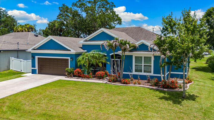 Property Photo:  2357 SW Independence Road  FL 34953 