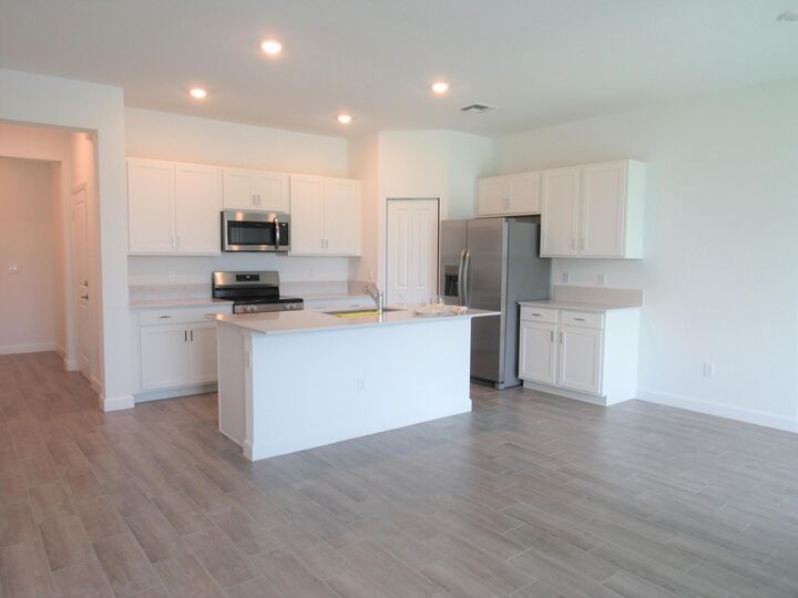 Property Photo: 4332 Pond Lily Lane FL 33467