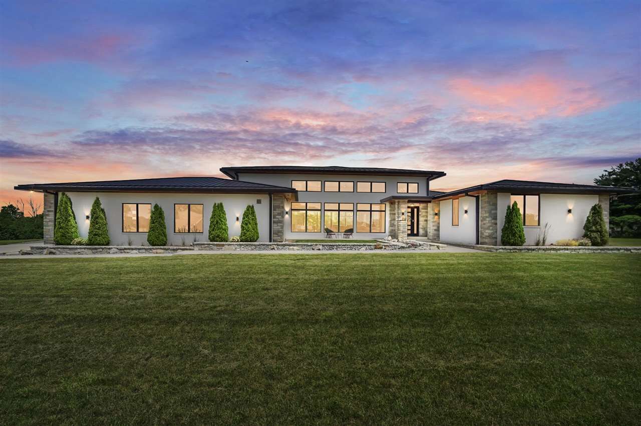 Property Photo: 712 Fountain Ridge Court IN 47374