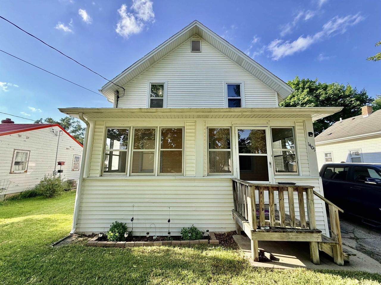 Property Photo: 1409 Middle Street WI 53511