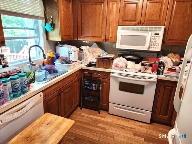 Property Photo: 130 Brentwood Drive 130 CT 06492