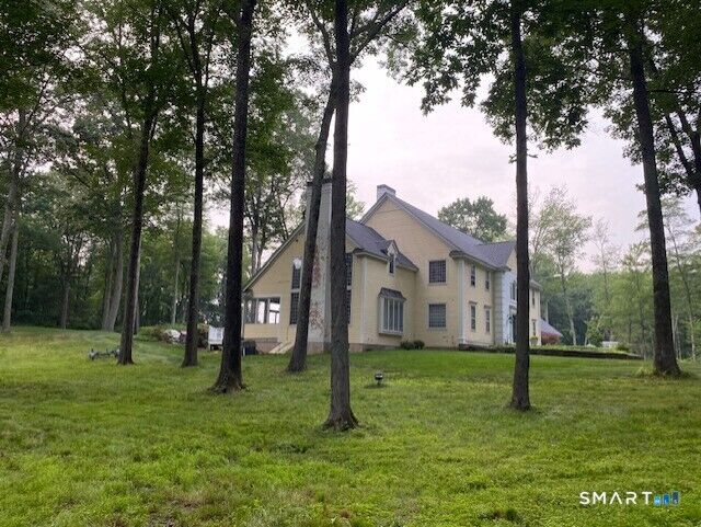 Property Photo:  45 Longview Road  CT 06001 
