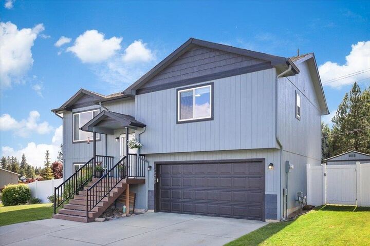 Property Photo:  17205 N Dakota Ln  WA 99005 