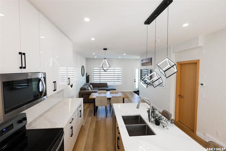 Property Photo: 1535 Richardson Road SK S7M 0W9