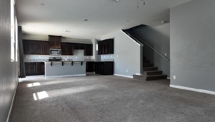 Property Photo: 549 S Elverta Street CA 93292